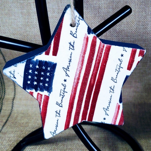 HANDCRAFTED PATRIOTIC ORNAMENT/TIERED TRAY DECOR/4TH OF JULY/AMERICANA DECOR - Picture 3 of 3
